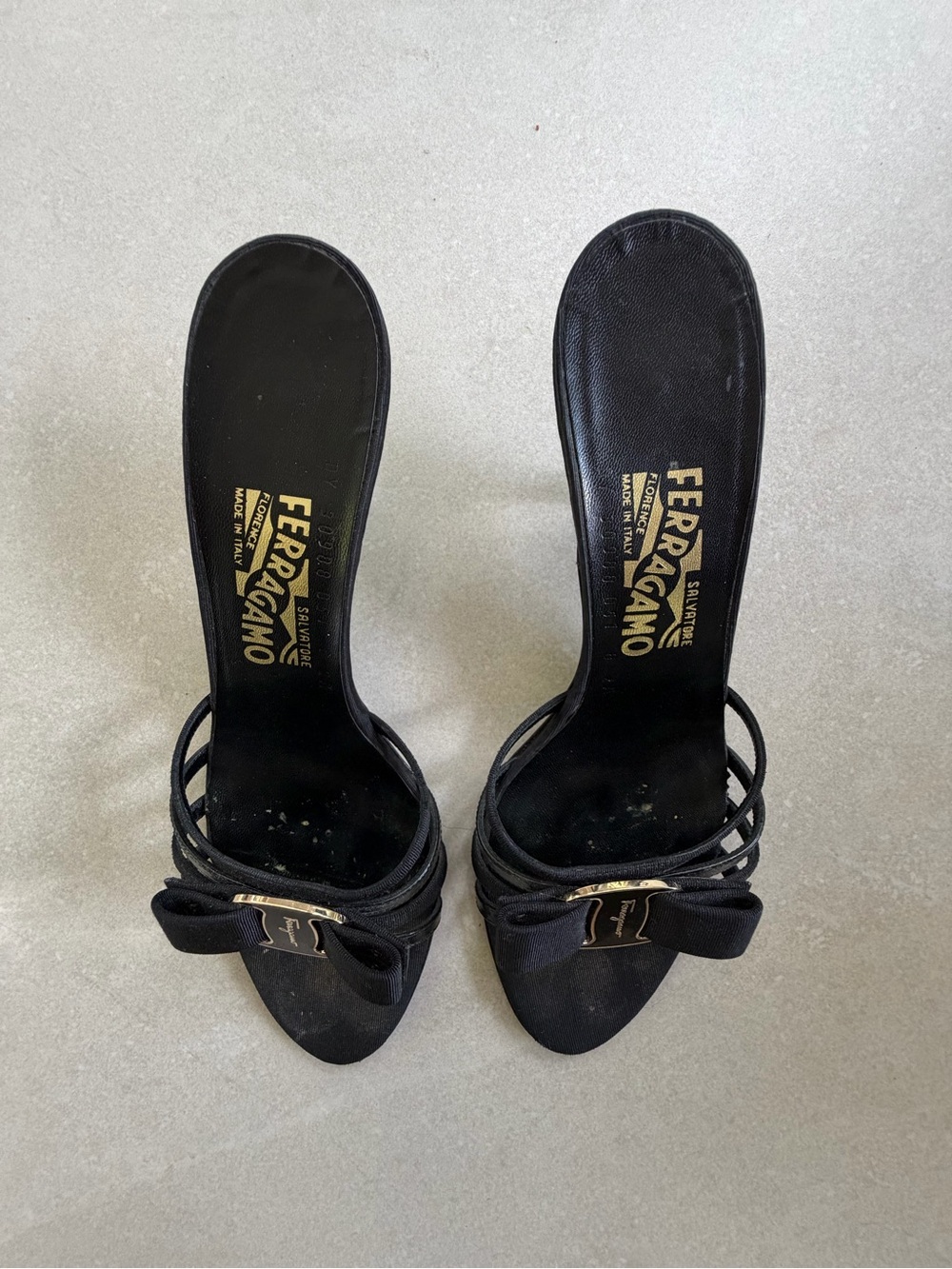 Vintage Salvatore Ferragamo Vara Bow Black Heeled Mules